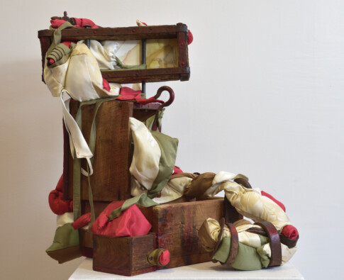 Mécanique des fluides - Sculpture Bois et métaux de récupération, tissus, papier, aquarelle, mine de plomb