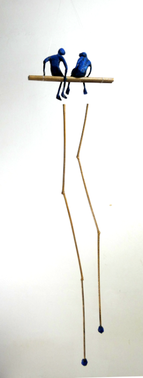 Les bavardes, 45 x 10 cm, bambou, papier, métal, 2025