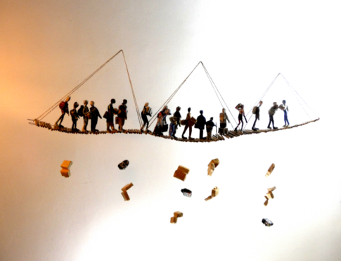 Entre deux rives, 30 x 7 x 85 cm, bambou, papier, métal, 2026