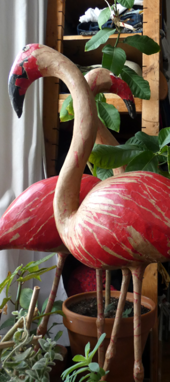 Flamants rose, papier, métal, 75 x 37 cm, 2025